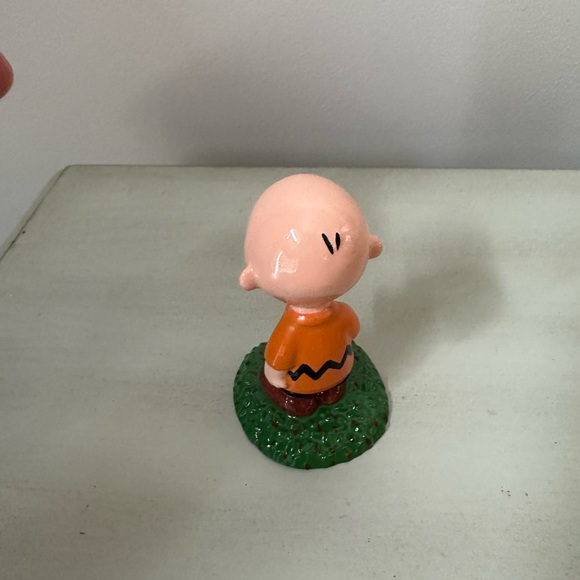 Department 56 halloween peanuts Charlie Brown with candy apple figurine - Picture 2 of 6